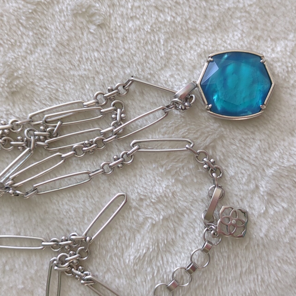 Kendra Scott Davis Pendant Necklace Peacock Blue Illusion Rhodium Silver - Picture 7 of 7